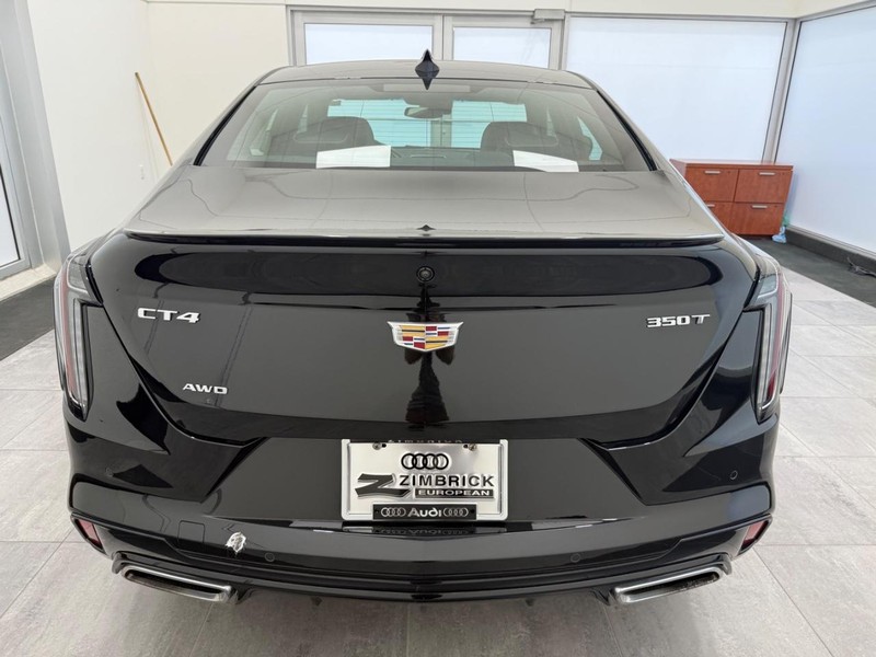 Cadillac CT4 Vehicle Image 3