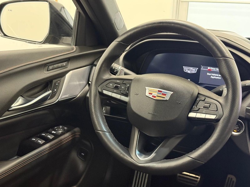 Cadillac CT4 Vehicle Image 12