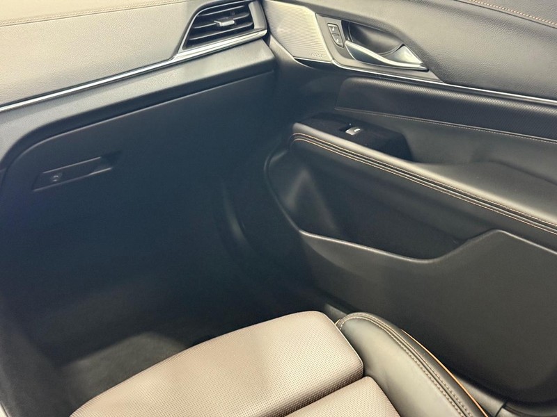 Cadillac CT4 Vehicle Image 13