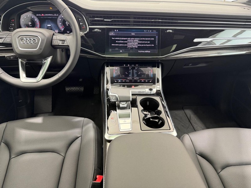 Audi Q7 Vehicle Image 5
