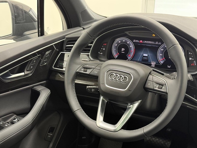 Audi Q7 Vehicle Image 8