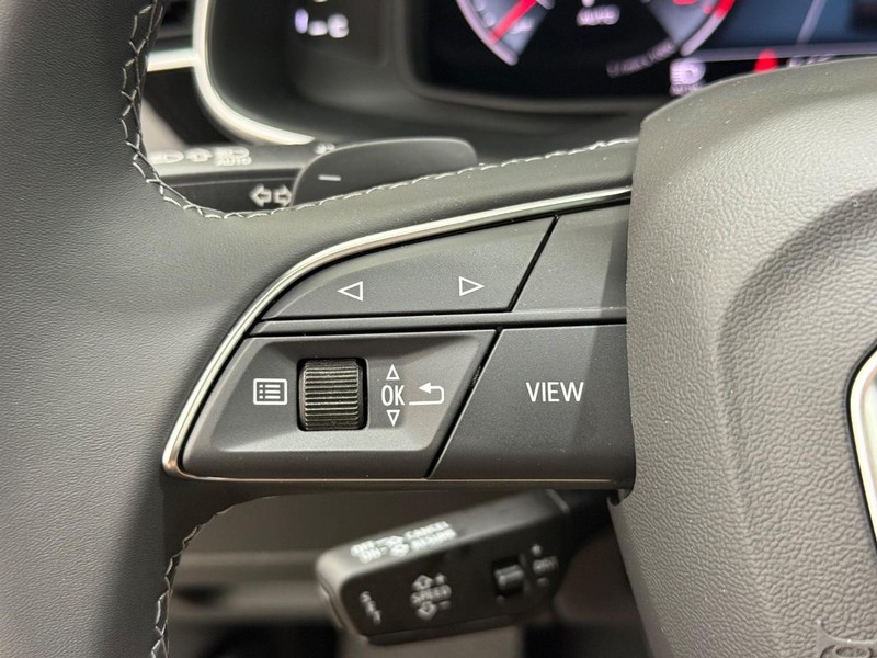Audi Q7 Vehicle Image 11