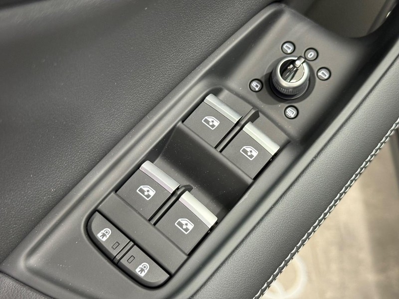 Audi Q7 Vehicle Image 15