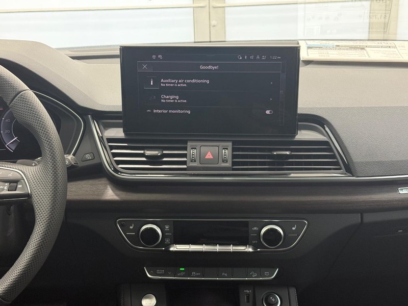 Audi Q5 Vehicle Image 6