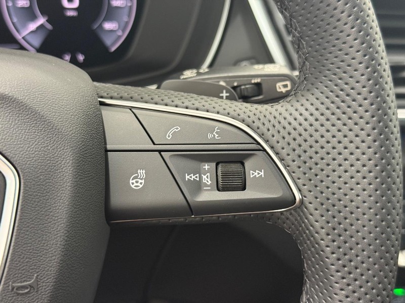 Audi Q5 Vehicle Image 12