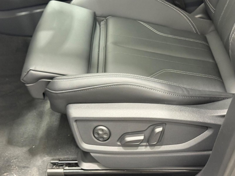 Audi Q5 Vehicle Image 16