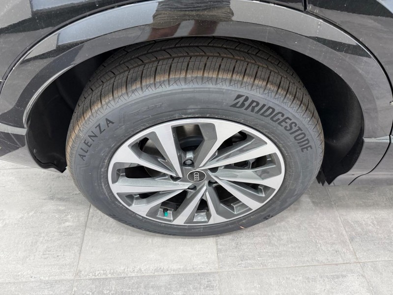 Audi Q6 e-tron Vehicle Image 3