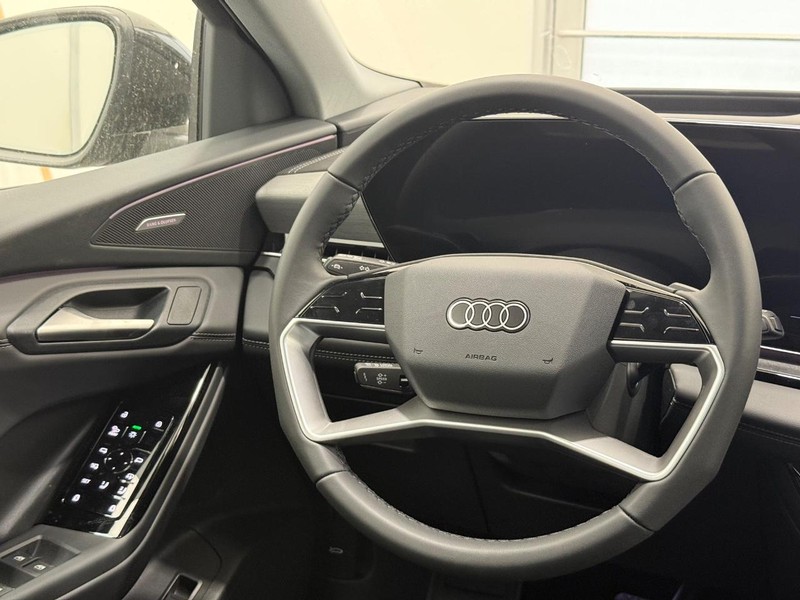 Audi Q6 e-tron Vehicle Image 8