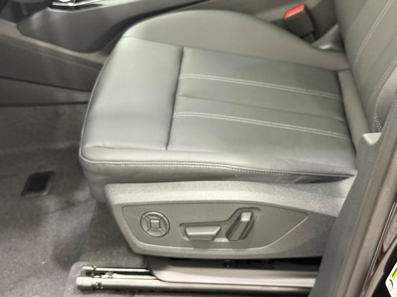 Audi Q6 e-tron Vehicle Image 15
