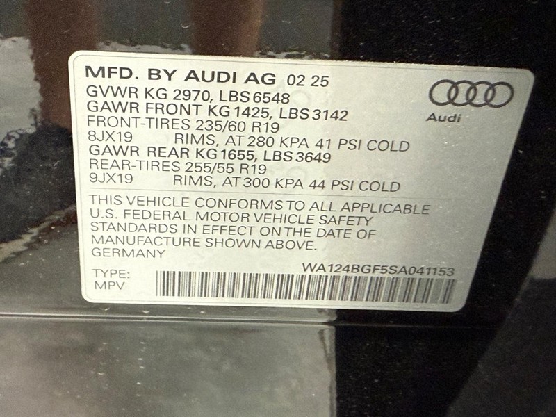 Audi Q6 e-tron Vehicle Image 16