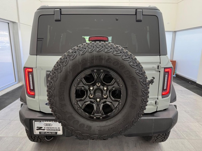 Ford Bronco Vehicle Image 3