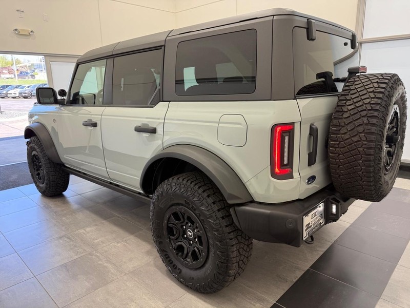 Ford Bronco Vehicle Image 4