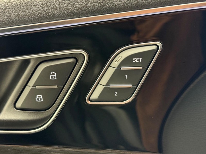 Audi Q7 Vehicle Image 14