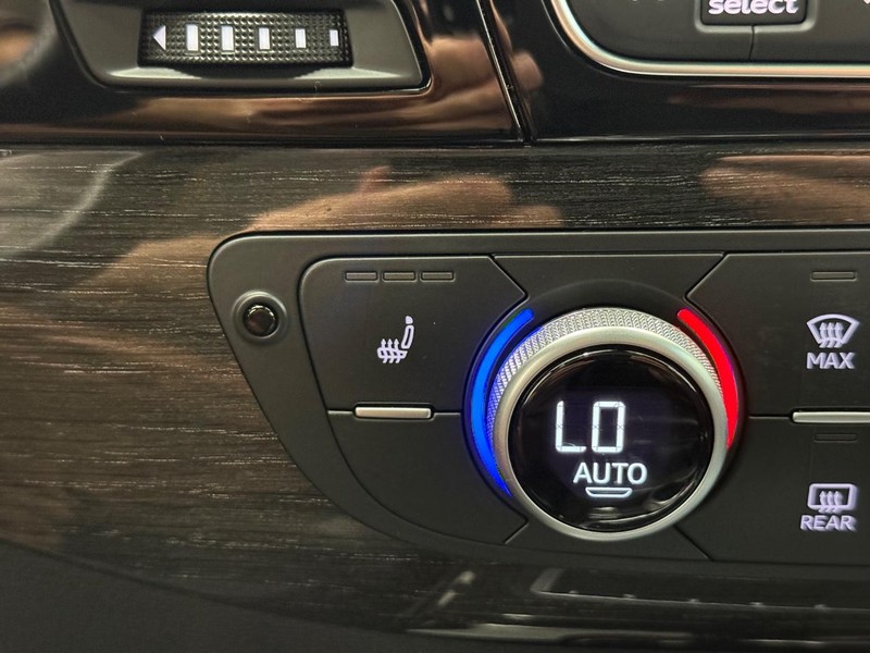 Audi Q7 Vehicle Image 19