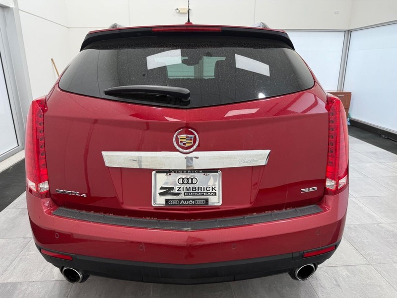 Cadillac SRX Vehicle Image 3