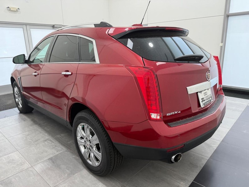 Cadillac SRX Vehicle Image 4