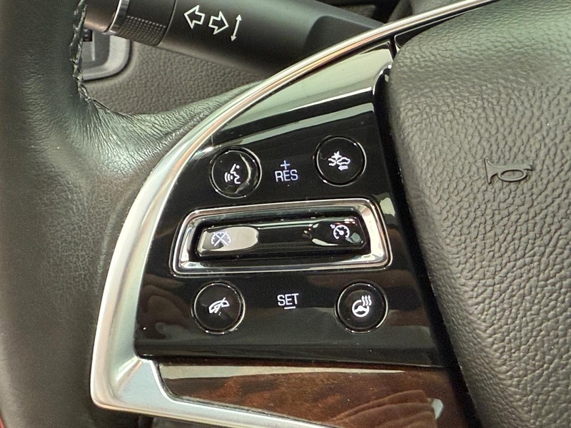 Cadillac SRX Vehicle Image 14