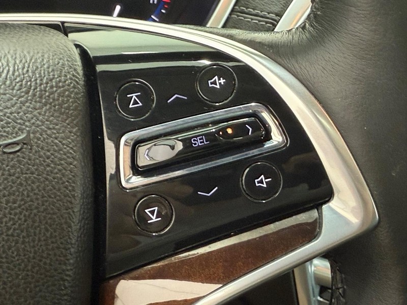 Cadillac SRX Vehicle Image 15