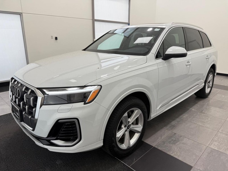 Audi Q7 Vehicle Image 6
