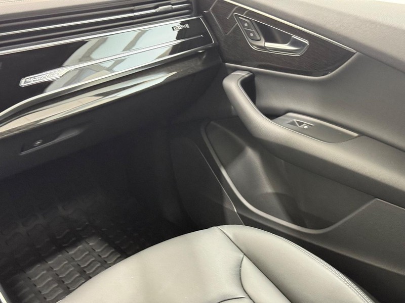 Audi Q7 Vehicle Image 13