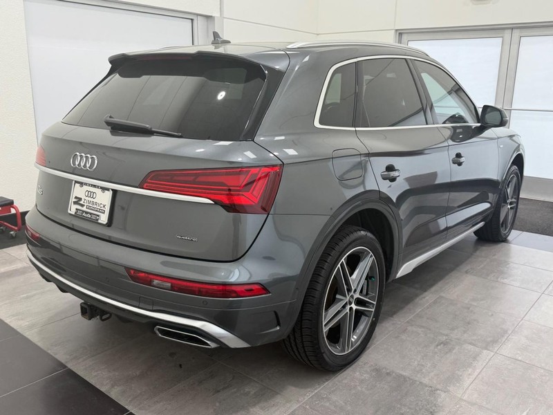 Audi Q5 Vehicle Image 2