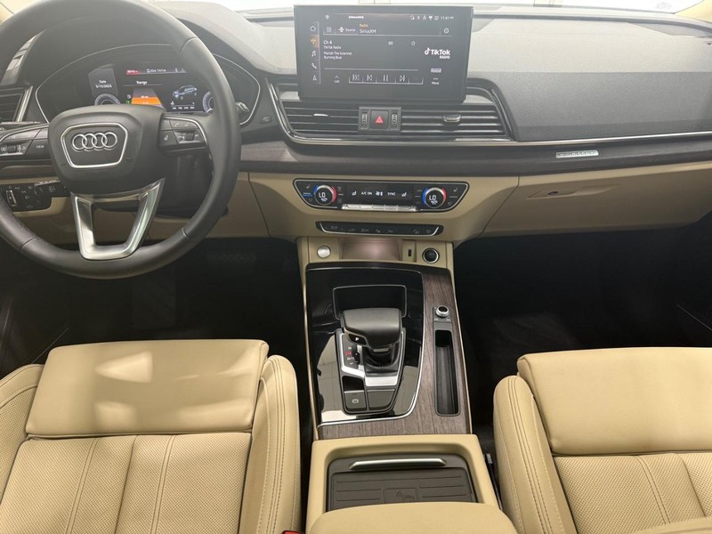Audi Q5 Vehicle Image 9