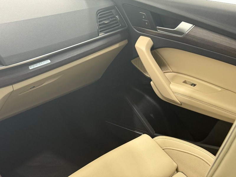 Audi Q5 Vehicle Image 13