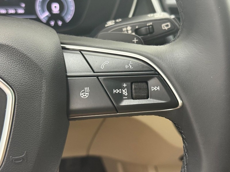 Audi Q5 Vehicle Image 16