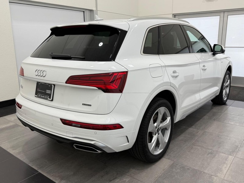 Audi Q5 Vehicle Image 2
