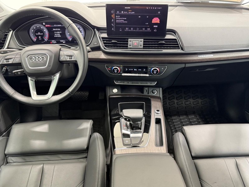 Audi Q5 Vehicle Image 5