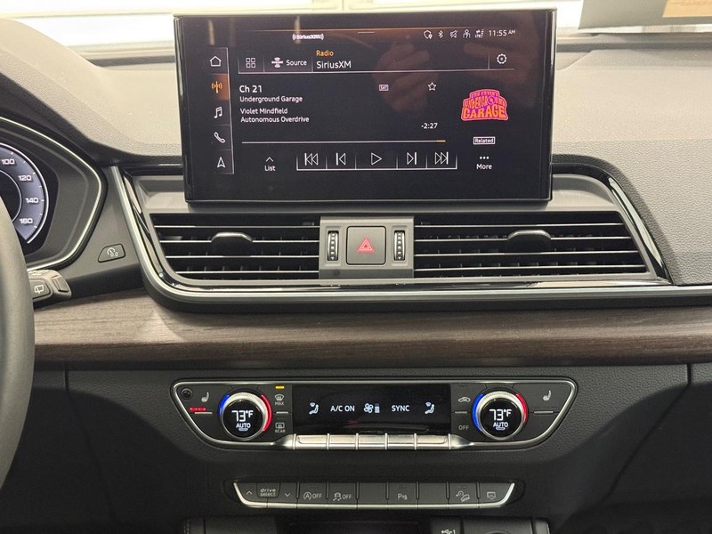 Audi Q5 Vehicle Image 6