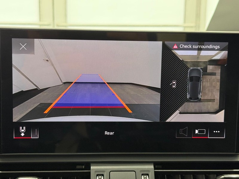 Audi Q5 Vehicle Image 14