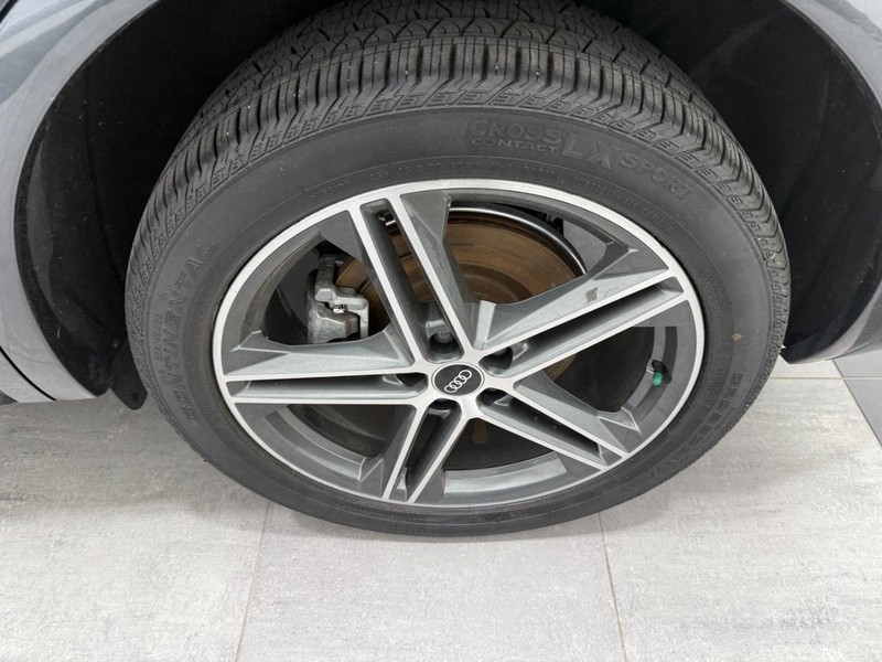 Audi Q5 Vehicle Image 5