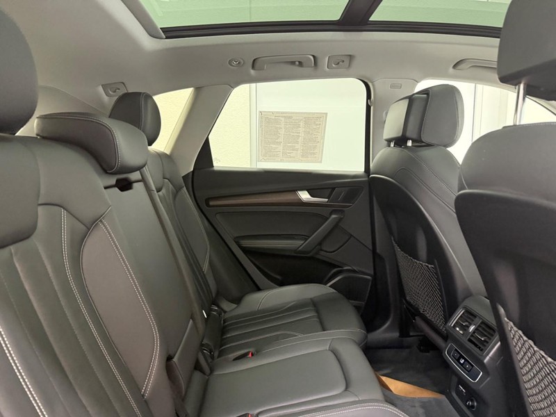 Audi Q5 Vehicle Image 8