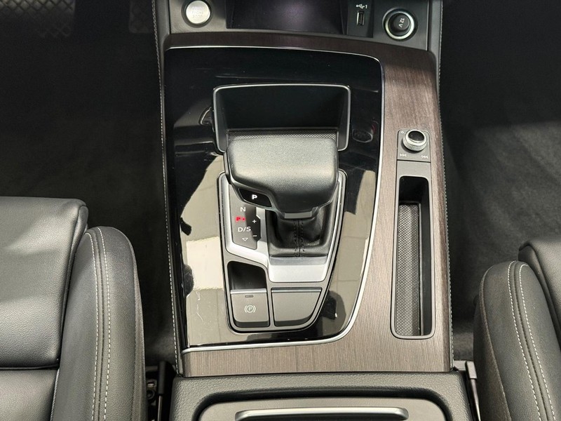 Audi Q5 Vehicle Image 11