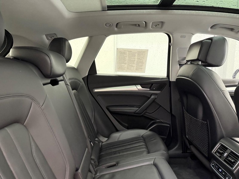 Audi Q5 Vehicle Image 8