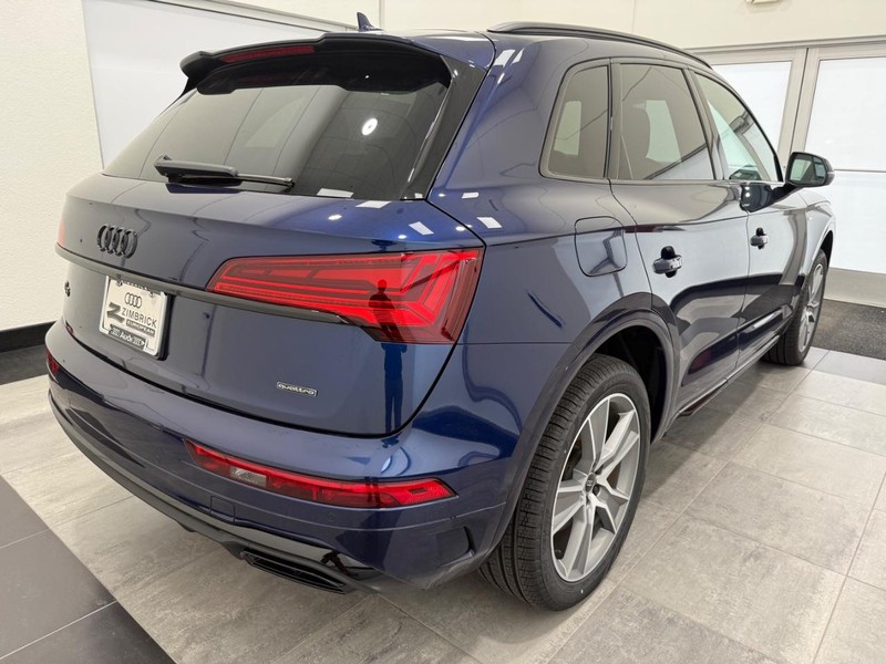 Audi Q5 Vehicle Image 2