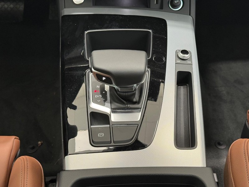 Audi Q5 Vehicle Image 7