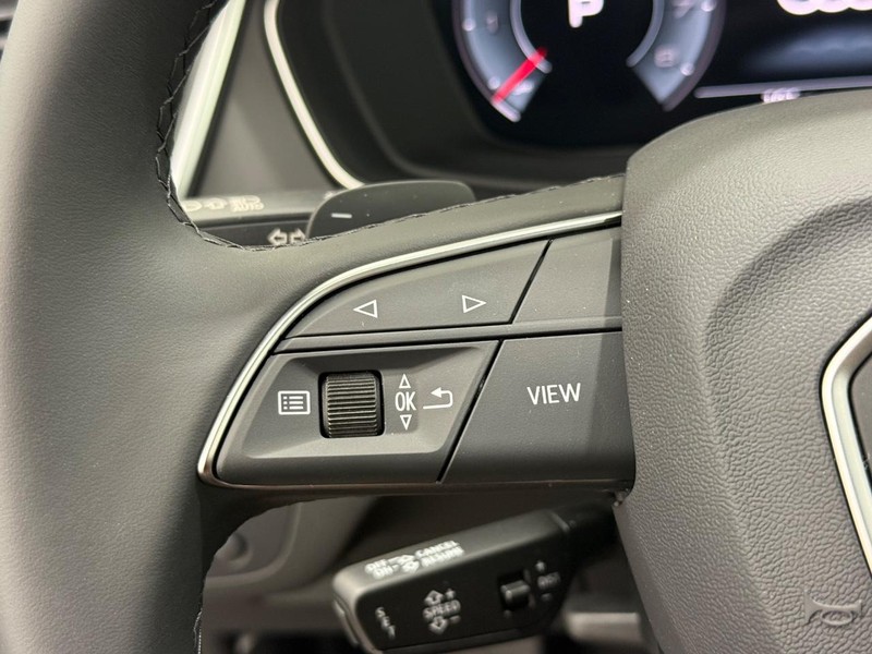 Audi Q5 Vehicle Image 11
