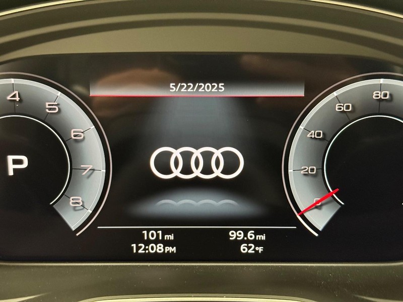 Audi Q5 Vehicle Image 13