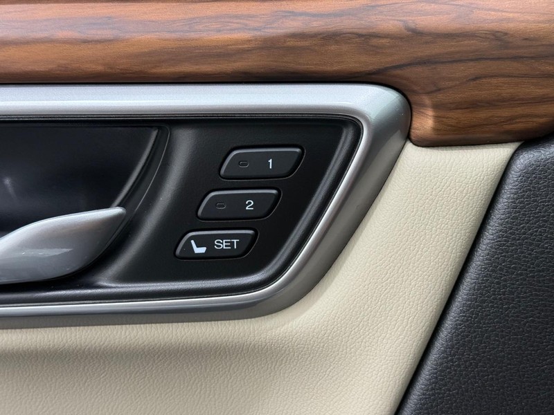 Honda CR-V Vehicle Image 14