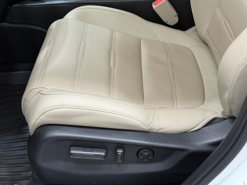 Honda CR-V Vehicle Image 21