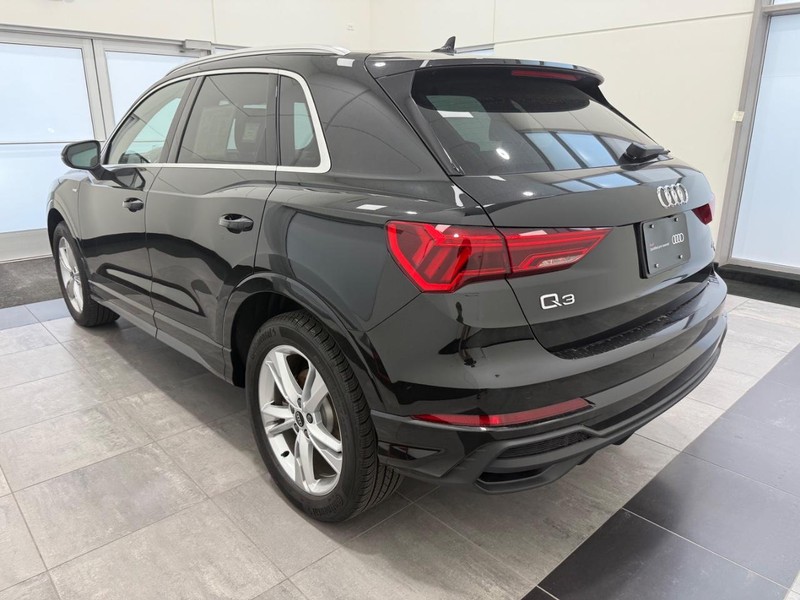 Audi Q3 Vehicle Image 4