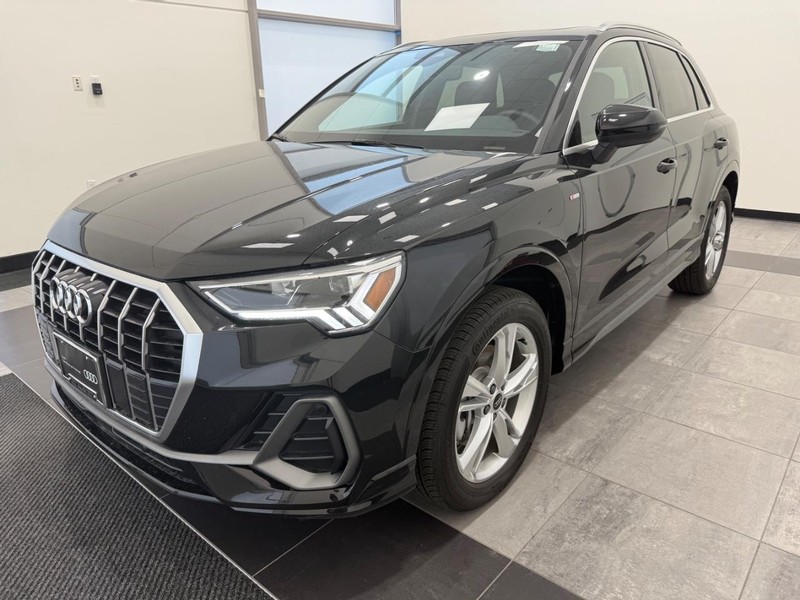 Audi Q3 Vehicle Image 6