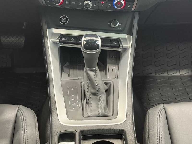 Audi Q3 Vehicle Image 11