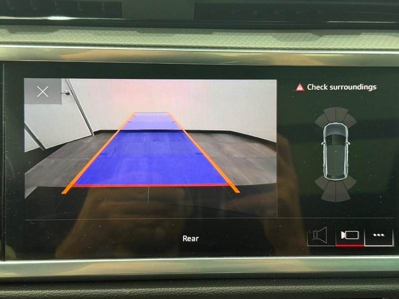 Audi Q3 Vehicle Image 17