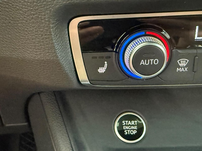 Audi Q3 Vehicle Image 18
