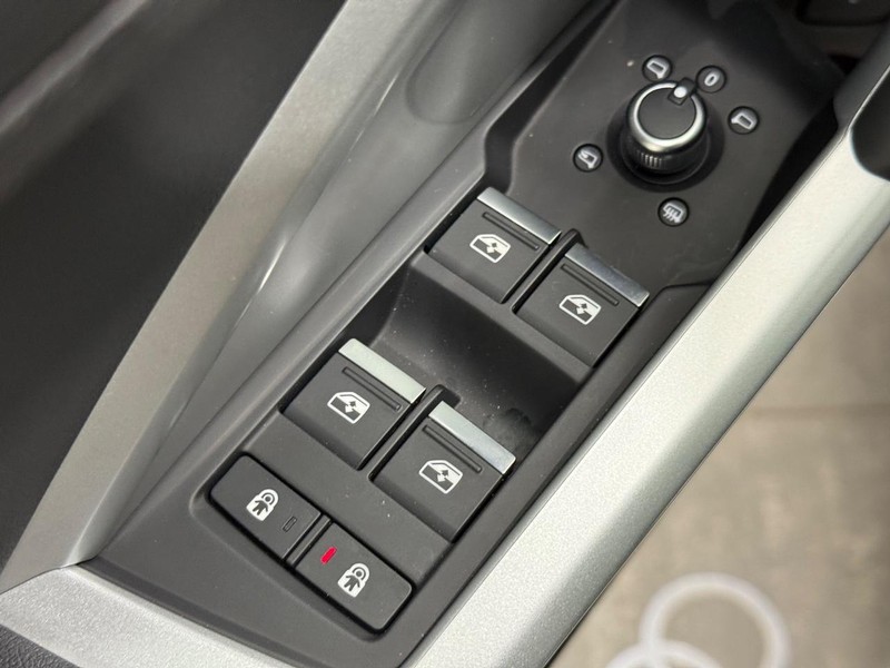 Audi Q3 Vehicle Image 19