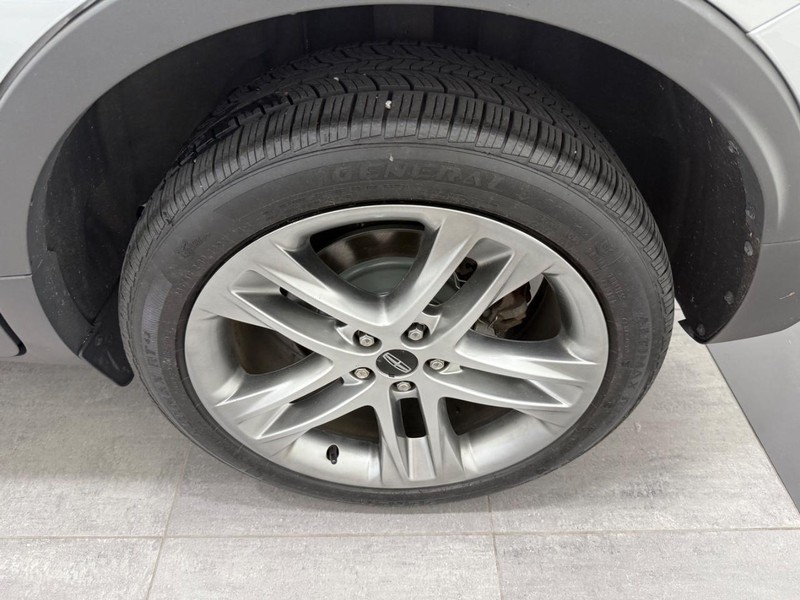 Lincoln MKC Vehicle Image 5