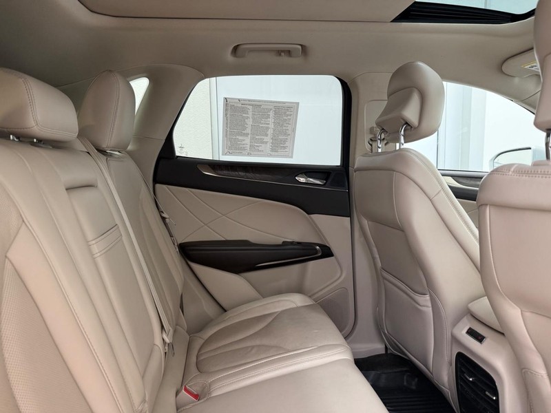 Lincoln MKC Vehicle Image 8